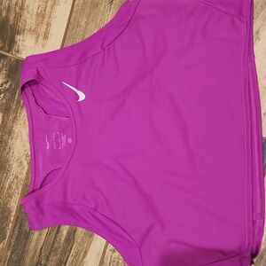 Nike Cropped Top. Size Medium